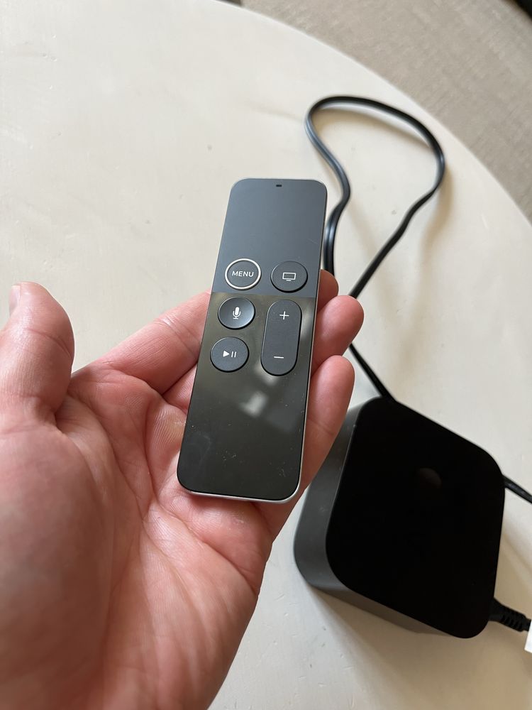 Apple TV 4 модель А1625 памʼять 32Gb