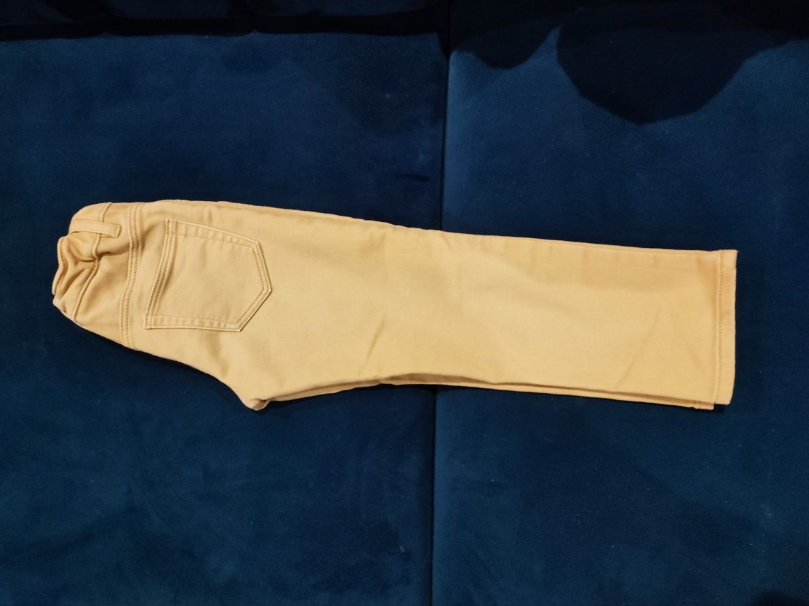 Beżowe spodnie slim fit  HM r. 104