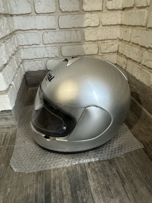 Шлем ( шолом) arai