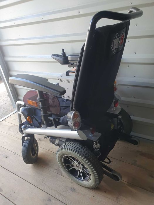 Wózek inwalidzki elektryczny B i B 8350 samba siedzisko 46 cm -12