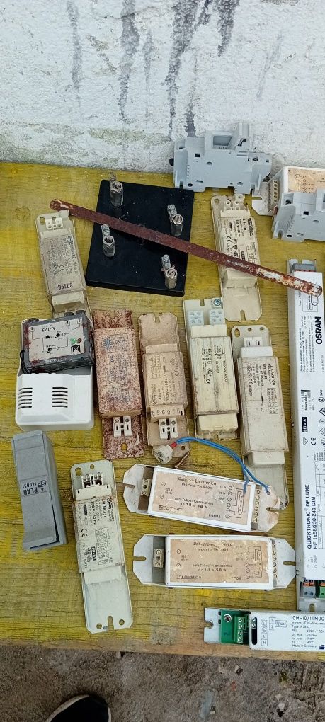 Transformadores eléctricos - restos de obra