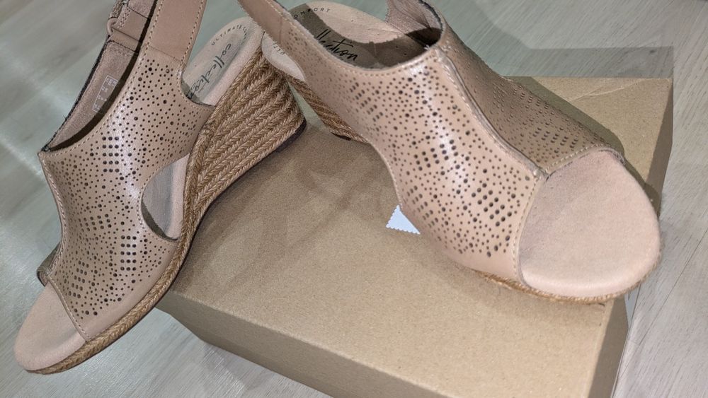 Босоніжки Clarks