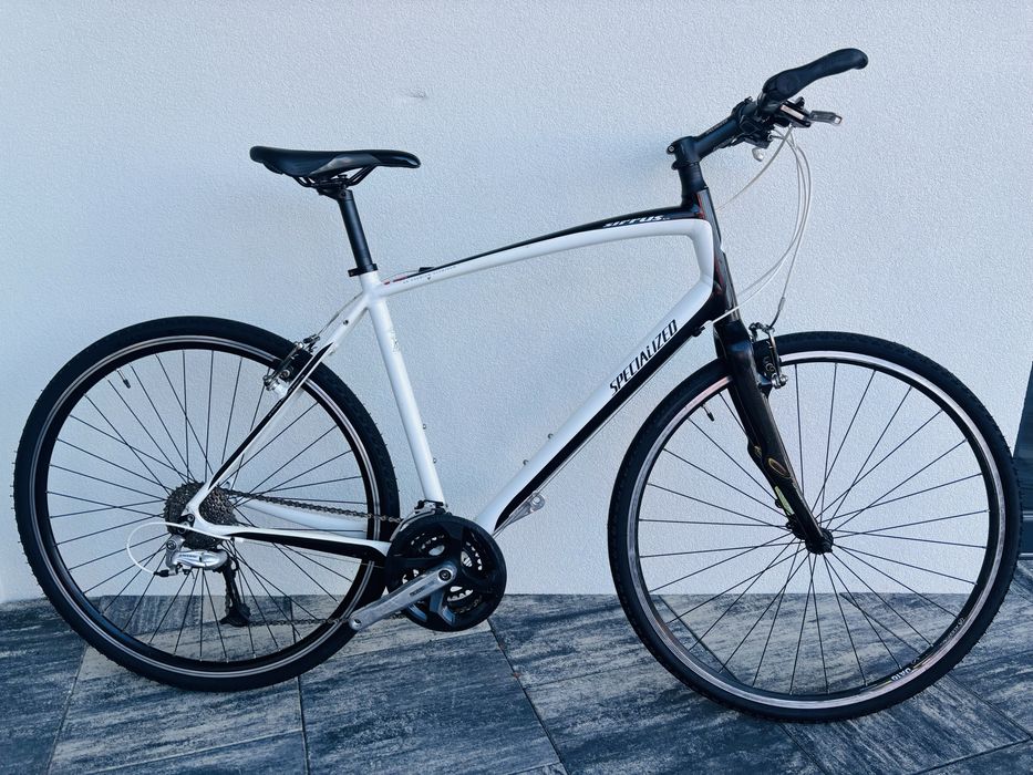 Fitnessowy Specialized Sirrus, Deore, Carbon