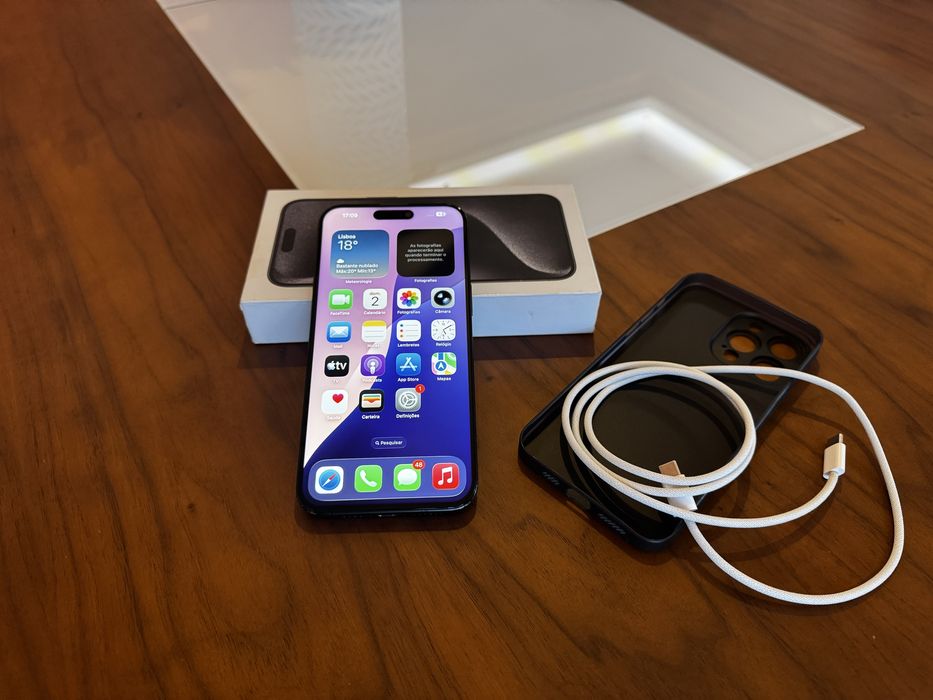 iPhone 15 Pro Max 256GB Cinza Espacial