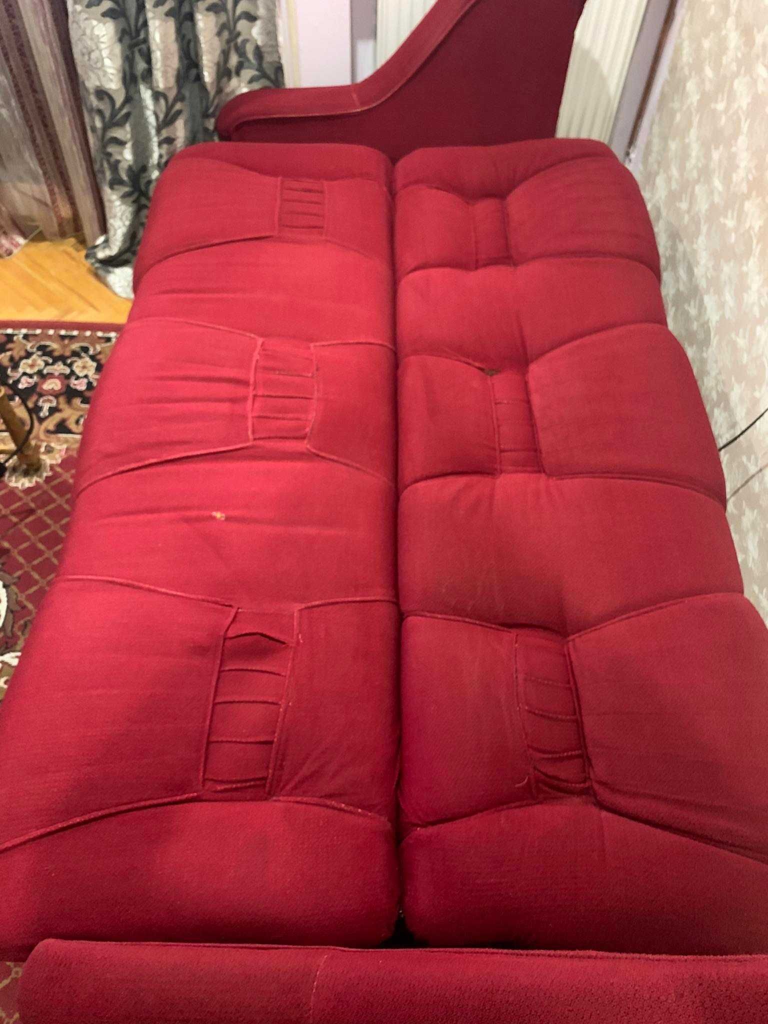 Продається набір із двох диванів і крісла. ціна 4200гр. торг.