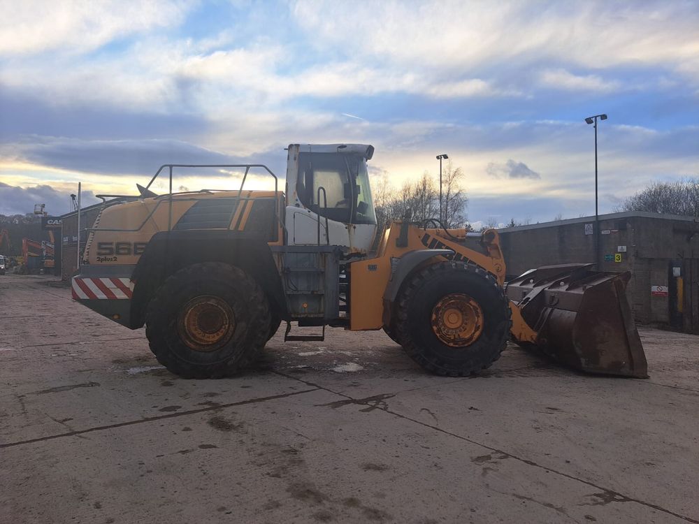 Ładowarka kołowa Liebherr L 566 niski przebieg