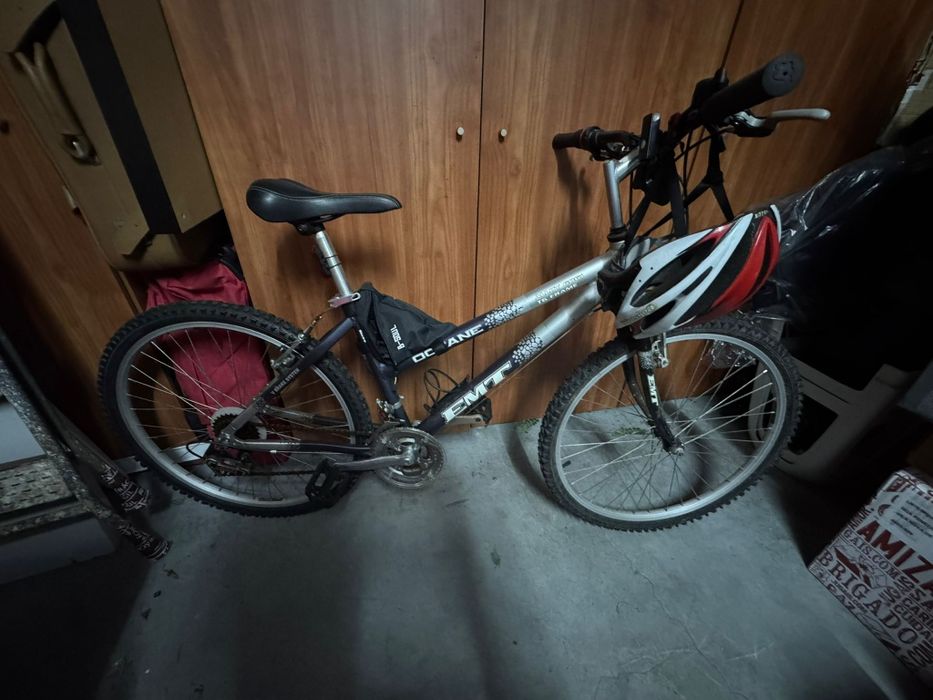 Bicicleta com oferta de capacete