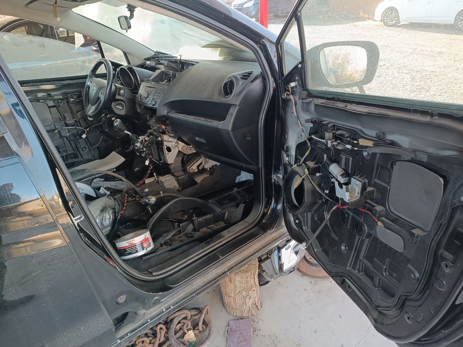 Розборка мазда 5 Mazda 5 .11 -17 рік дизель 1.6