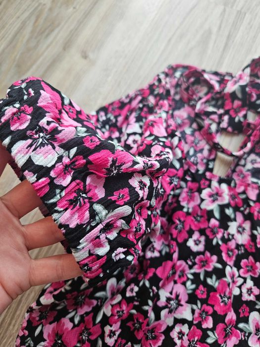 Bluzka crop top Mohito w kwiaty