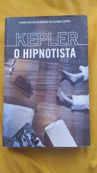 Livro "O Hipnotista" de Lars Kepler