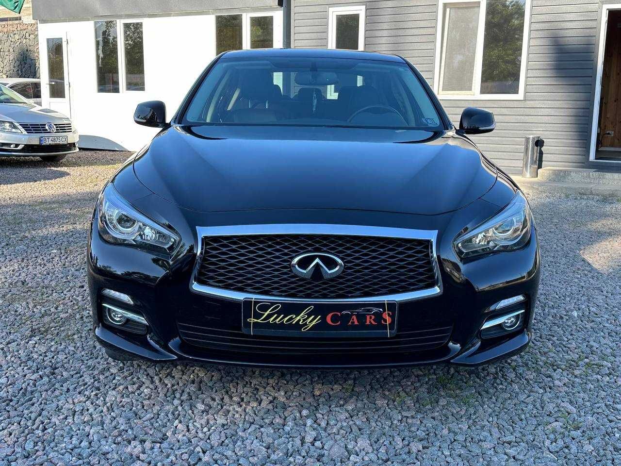 Авто Infiniti Q50 2016