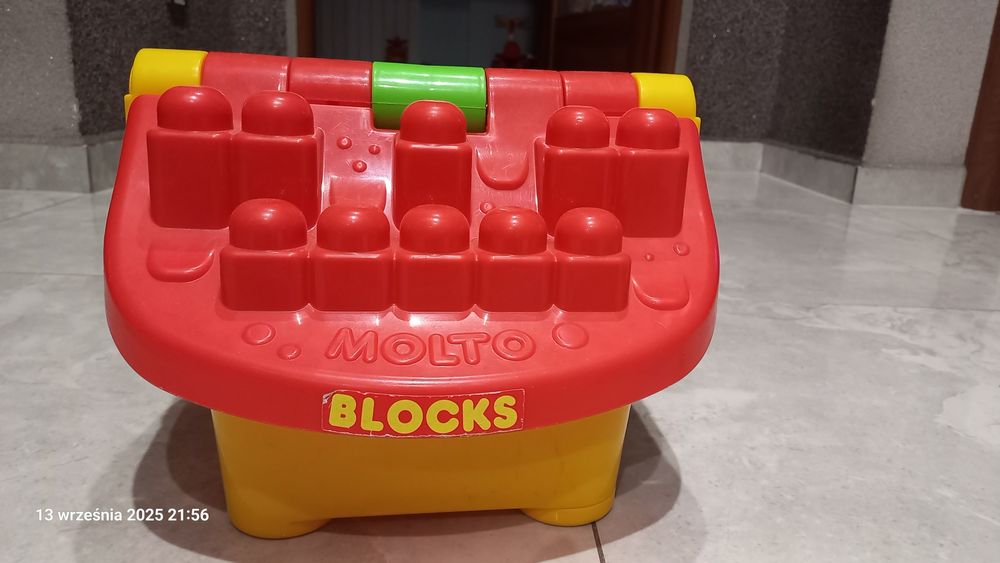 Domek z klockami, Domek dydaktyczny Klocki Molto Bloks Polesie