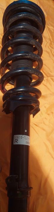 Продам стойки амортизато пружини   на Honda Accord 8