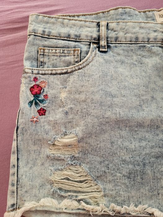 Продам жіночі шорти б/у