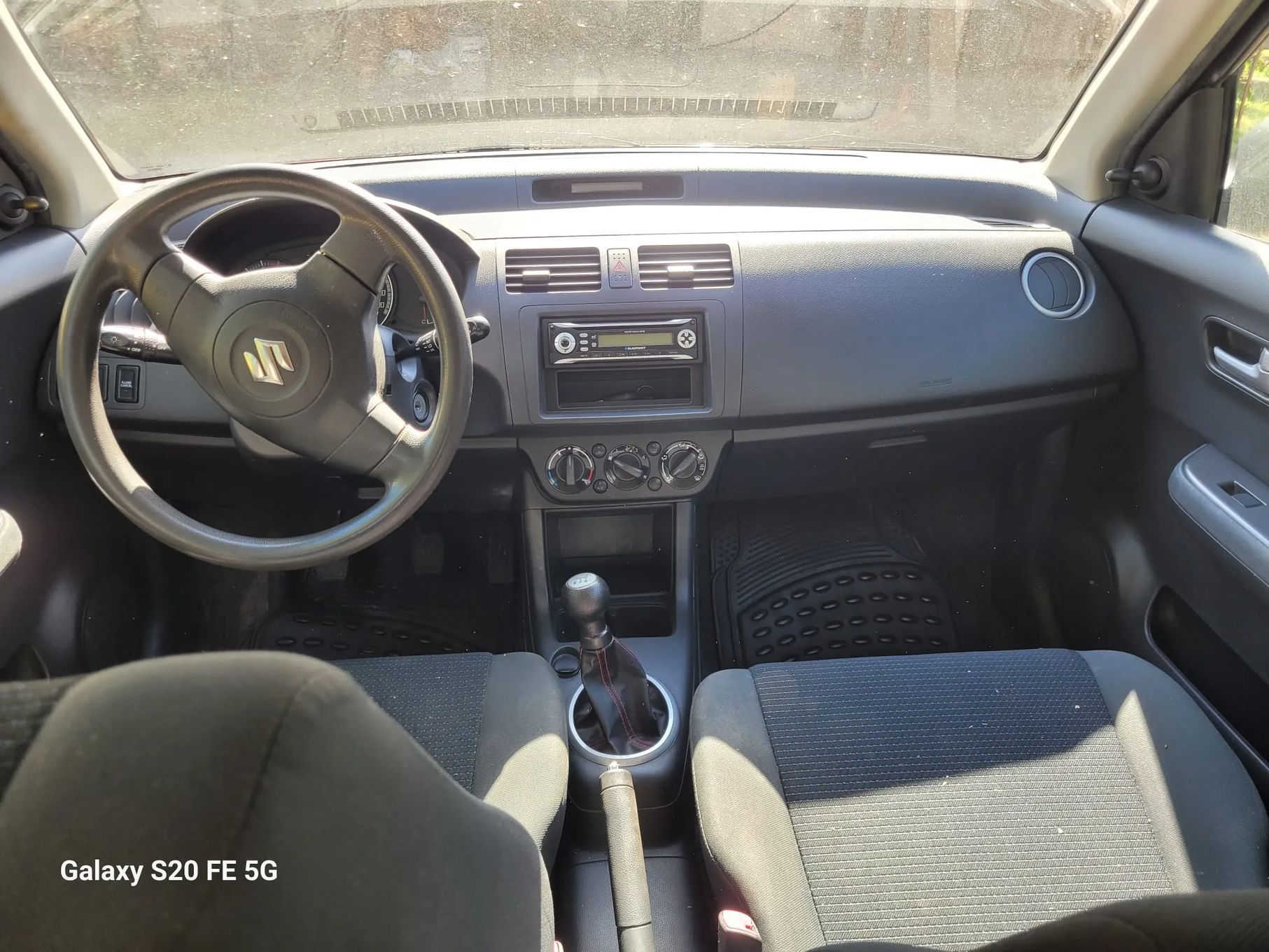 Suzuki Swift Polecam, niska cena. Samochód w dobrym stanie.