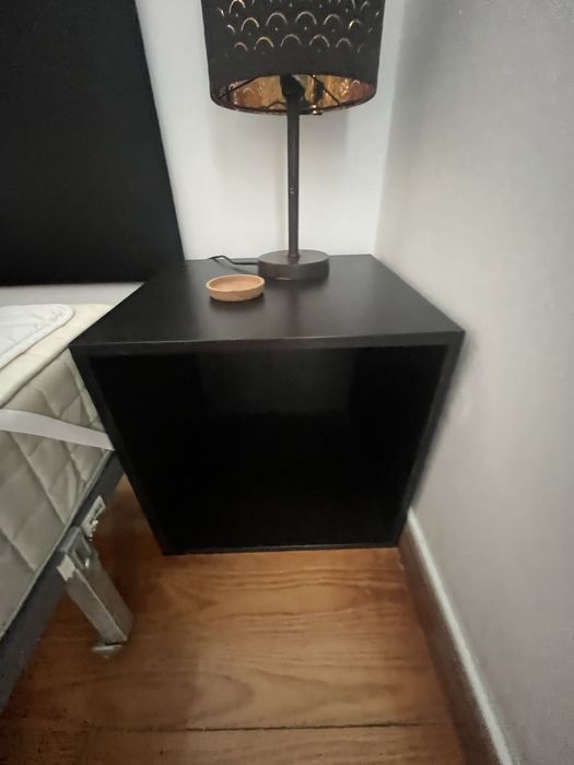 Quatro mesas de cabeceira