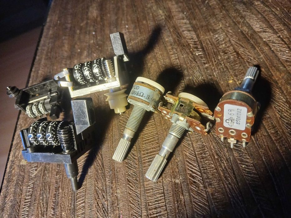 Części Diora z pawlacza