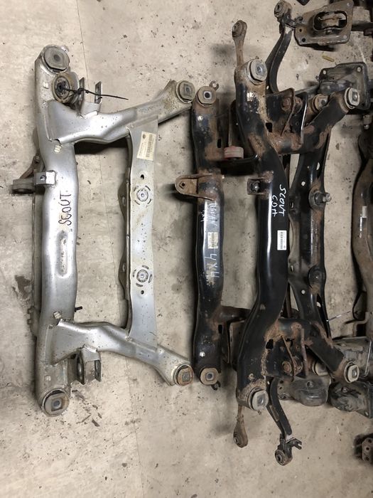 Балка підрамник ричаг Шкода Октавія А5