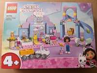 Zestaw LEGO Koci domek Gabi 10796 +LEGO 43238 Disney Lodowy zamek Elzy