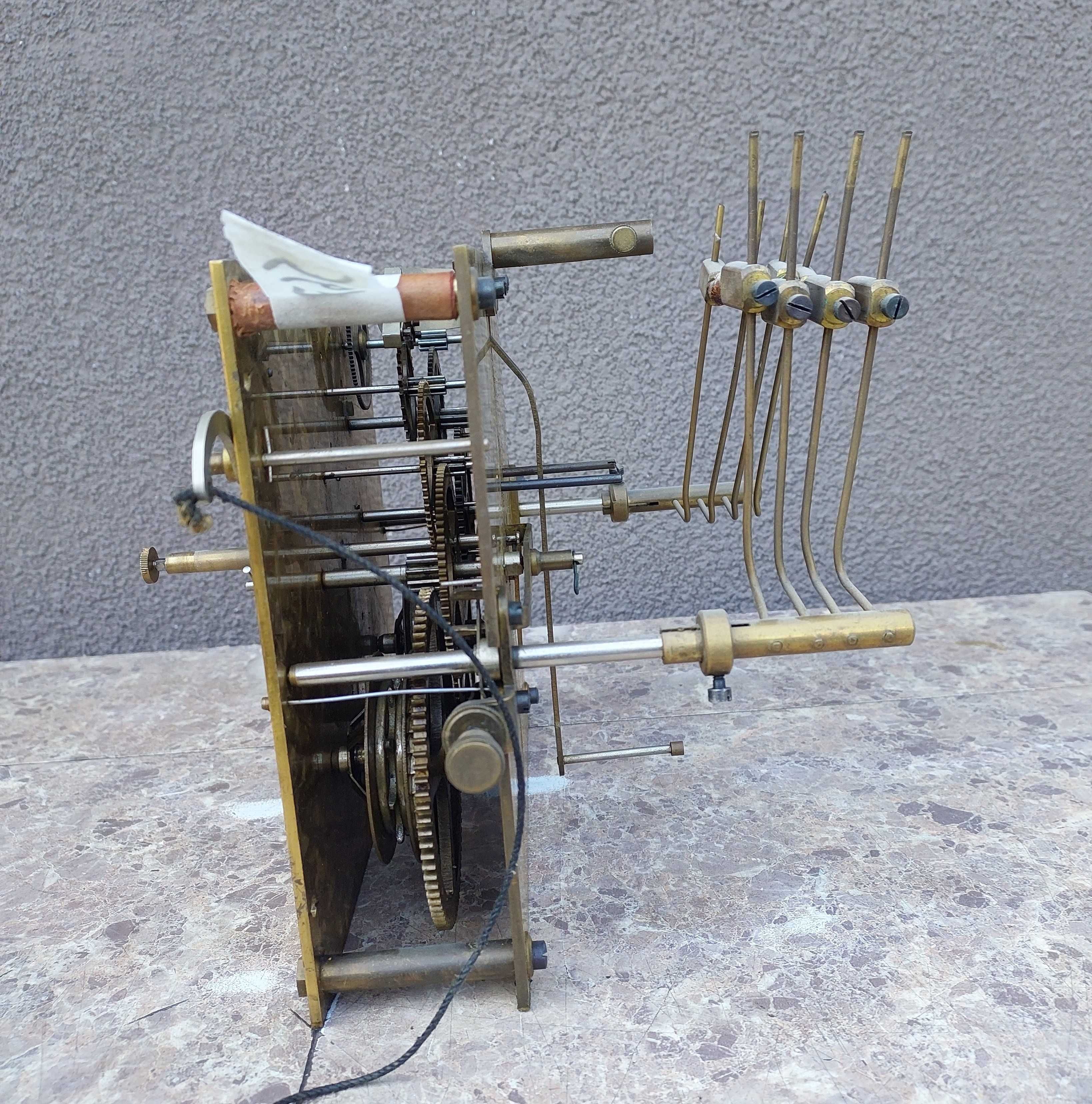 567 Mechanizm zegara podłogowego stojąceg 8 osiem młotków VH Villinger