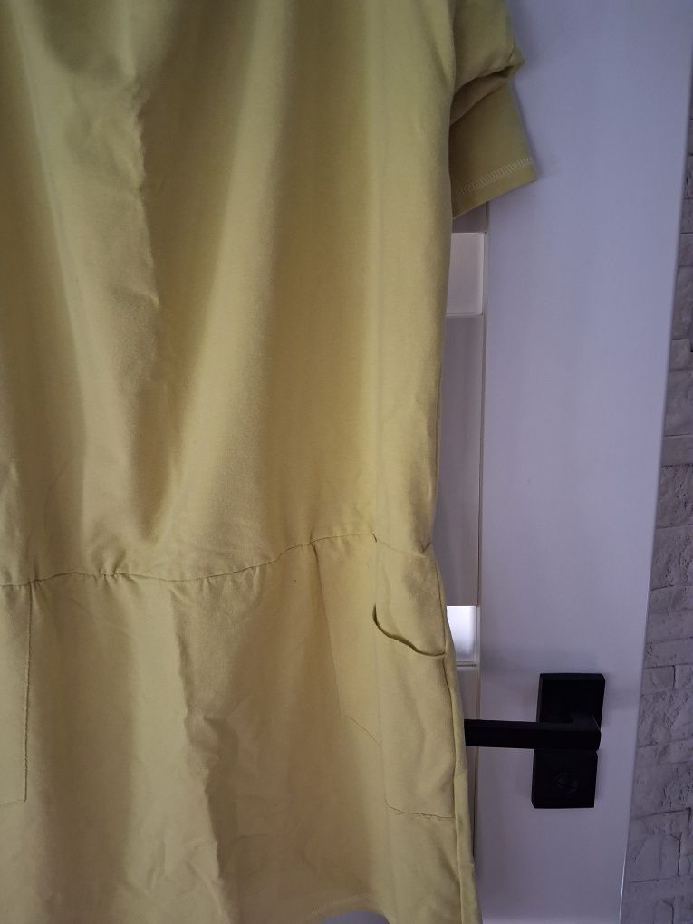 Bananowa sukienka dresowa