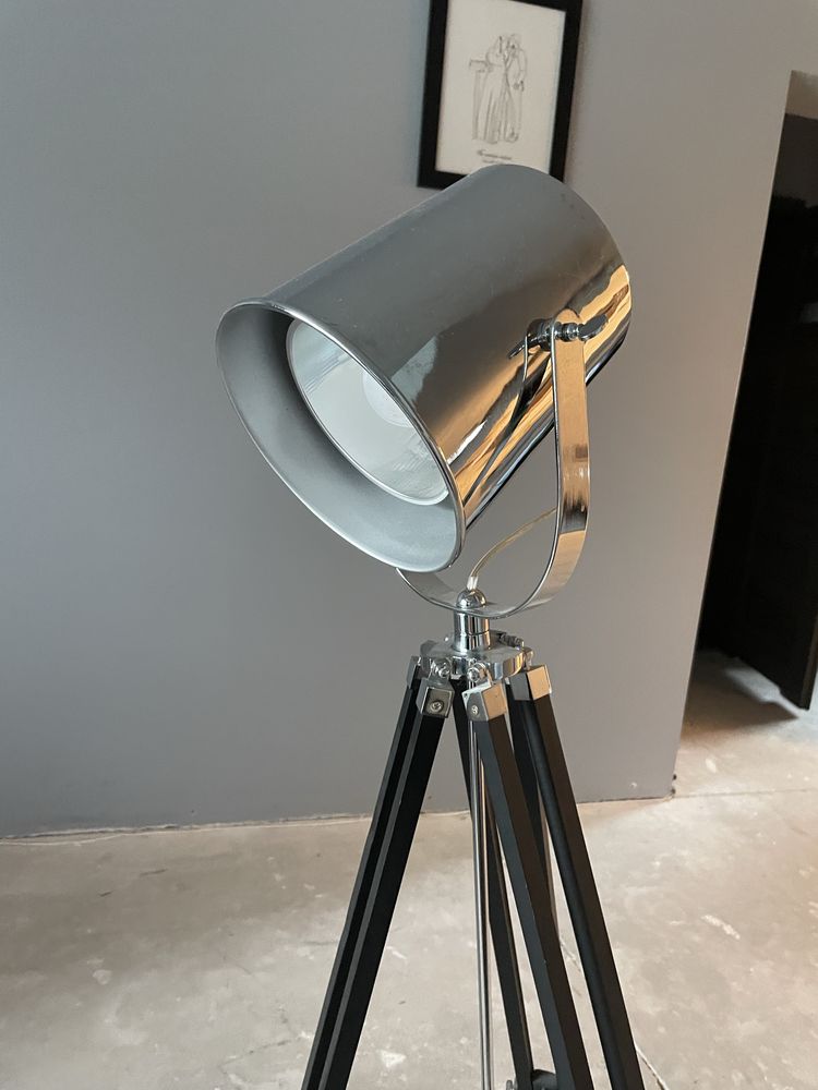 Lampa stojąca loft do salonu do sypialni