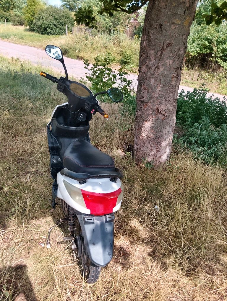 Продам електроскутер bravis