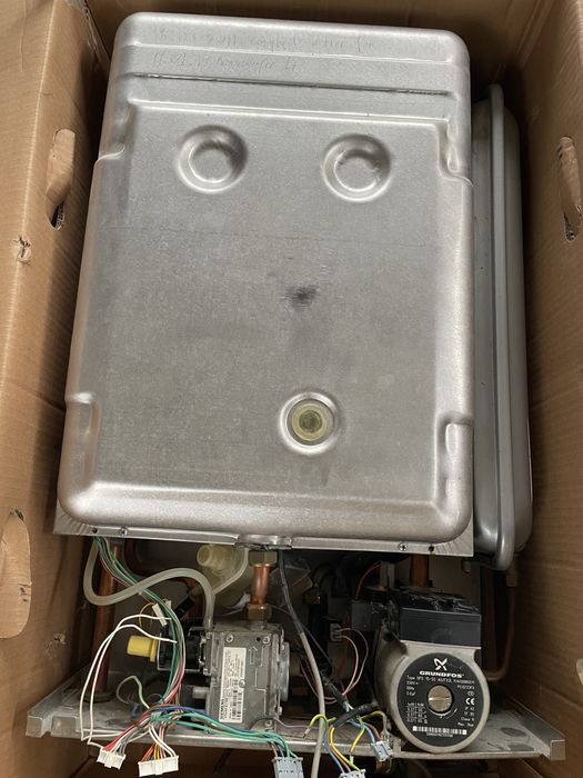 Kocioł gazowy Ferroli piec dwufunkcyjny