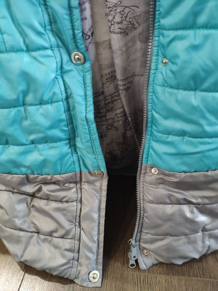 Тепленька куртка на 8-10 років