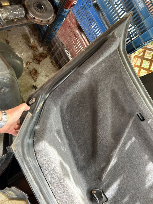Klapa maska tył mercedes w124