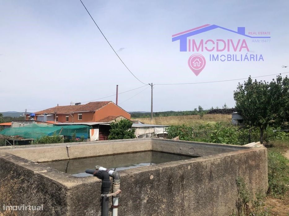 Casa de habitação T6, com anexos e furo de água, zona de Pedrogão G...
