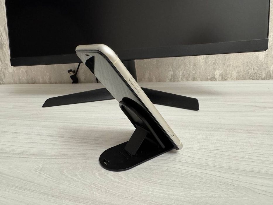 Продам iPhone 11 128GB, White