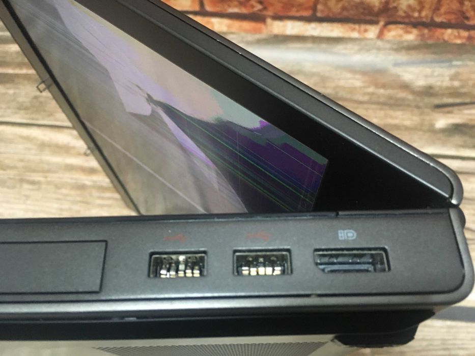 DELL Precision M4600  uszkodzona matryca