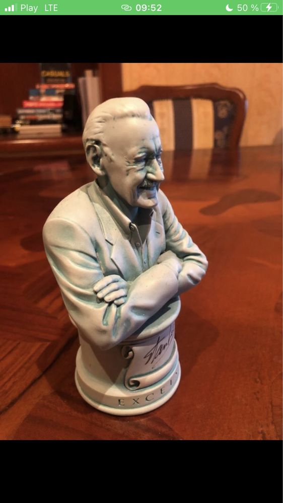 Gentle Giant Stan Lee Mini Bust 81/200 rare signed