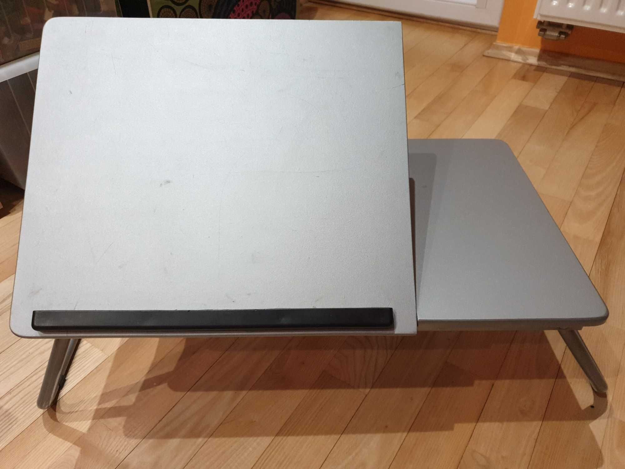 stolik pod laptop