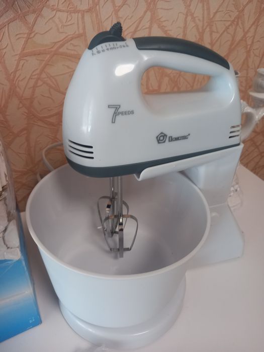 Міксер з чашею Domotec MS-1366