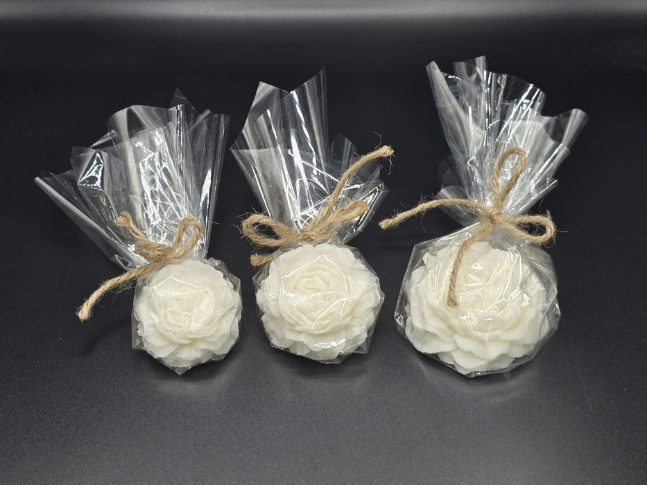 Świeczka sojowa kwiat piwoni rozmiar M, podziękowania dla gości