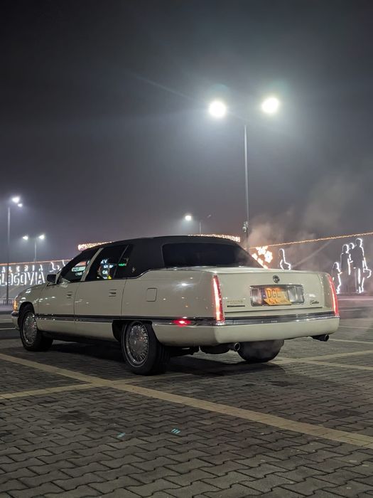 Auto do ślubu Cadillac DeVille
