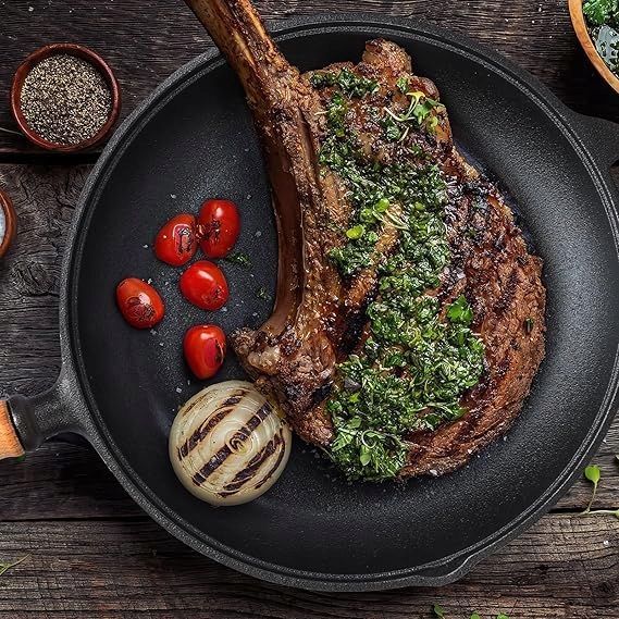 Patelnia żeliwna okrągła GRILLOWA 28 cm SOLIDNA