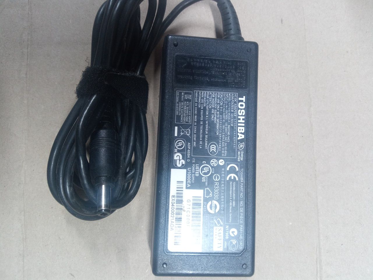Оригинал блок питания Toshiba Fujifsu Asus 19V 3,42A 65W 5.5/2.5
