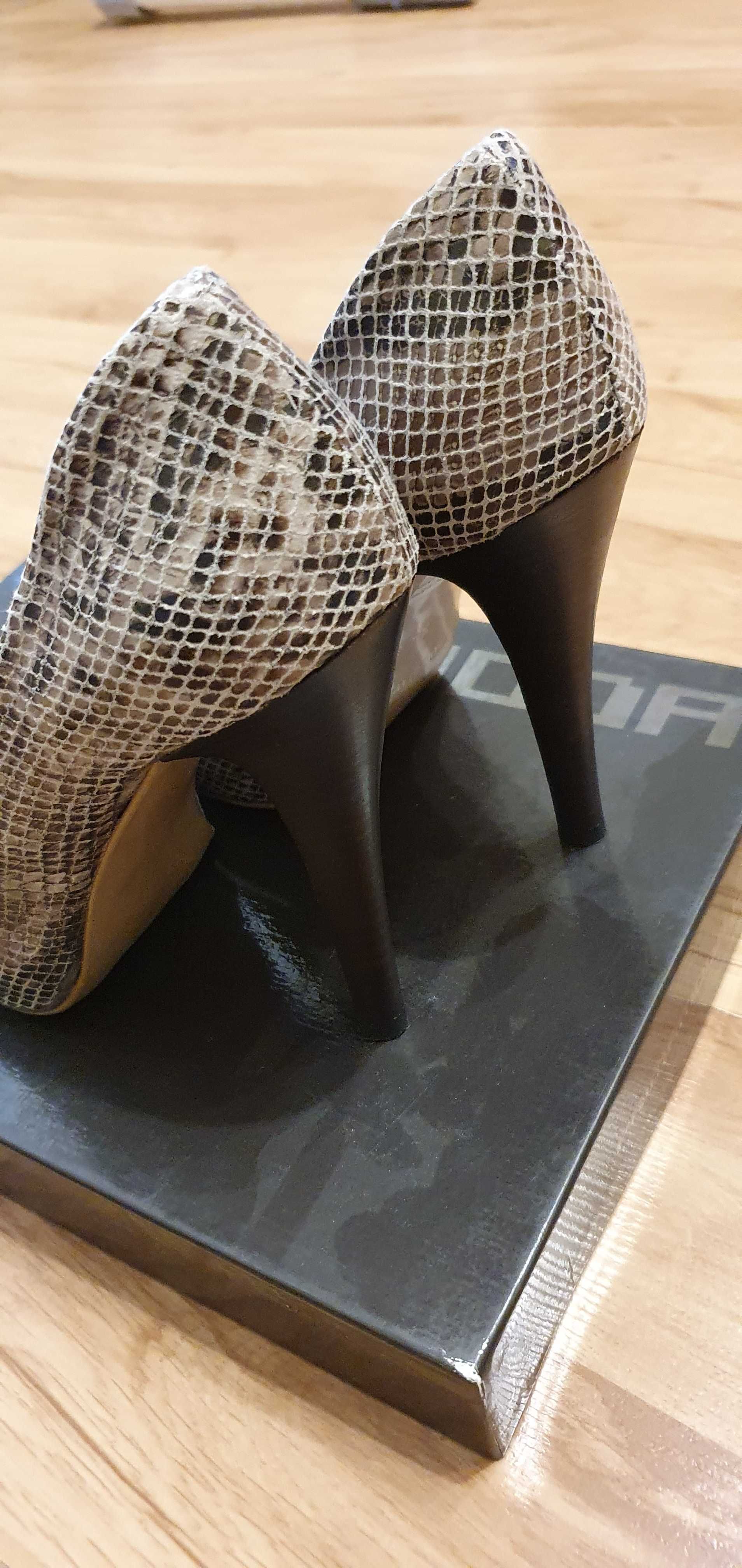 Szpilki Prima Moda