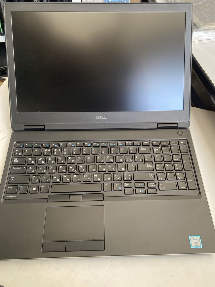 Dell Precision 7530 15.6" FHD IPS i7-8850H  Quadro P3200 6GB P2000 Win