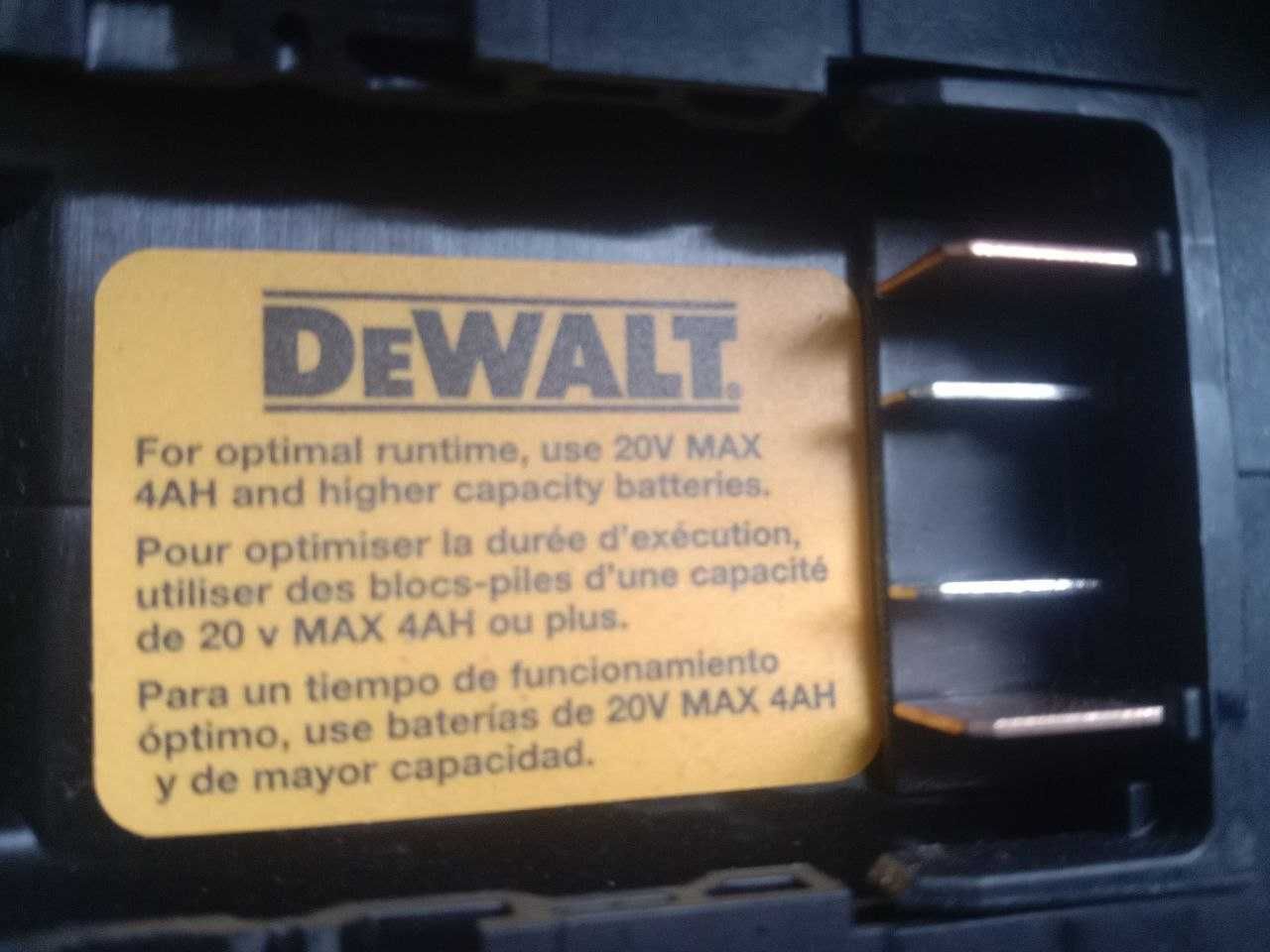 Продам акумуляторну безщіткову ланцюгову пилу DEWALT DCCS620B