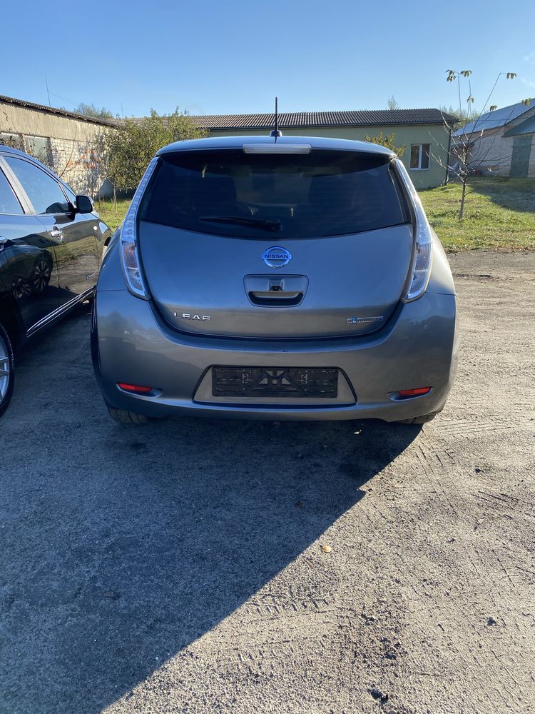 Ляда фонарь кришка багажника Nissan Leaf задний бампер Aze0 Ze0 Ze1