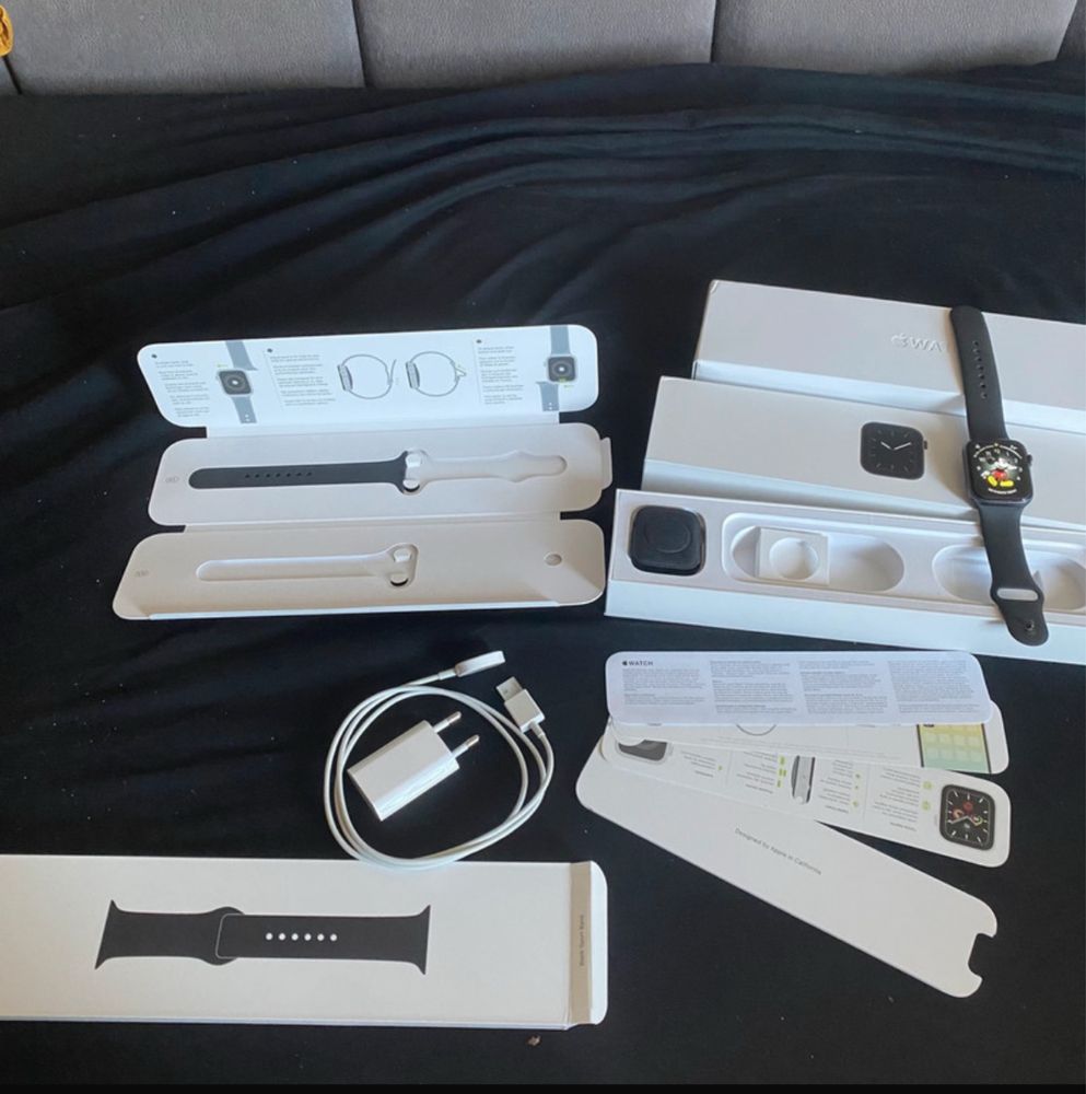Apple Watch Series 5 44mm