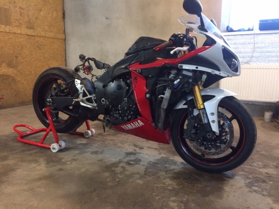 YAMAHA R1 2009- на разборку. Есть все на нее