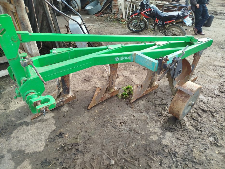 Продам плуг Bomet 4х30