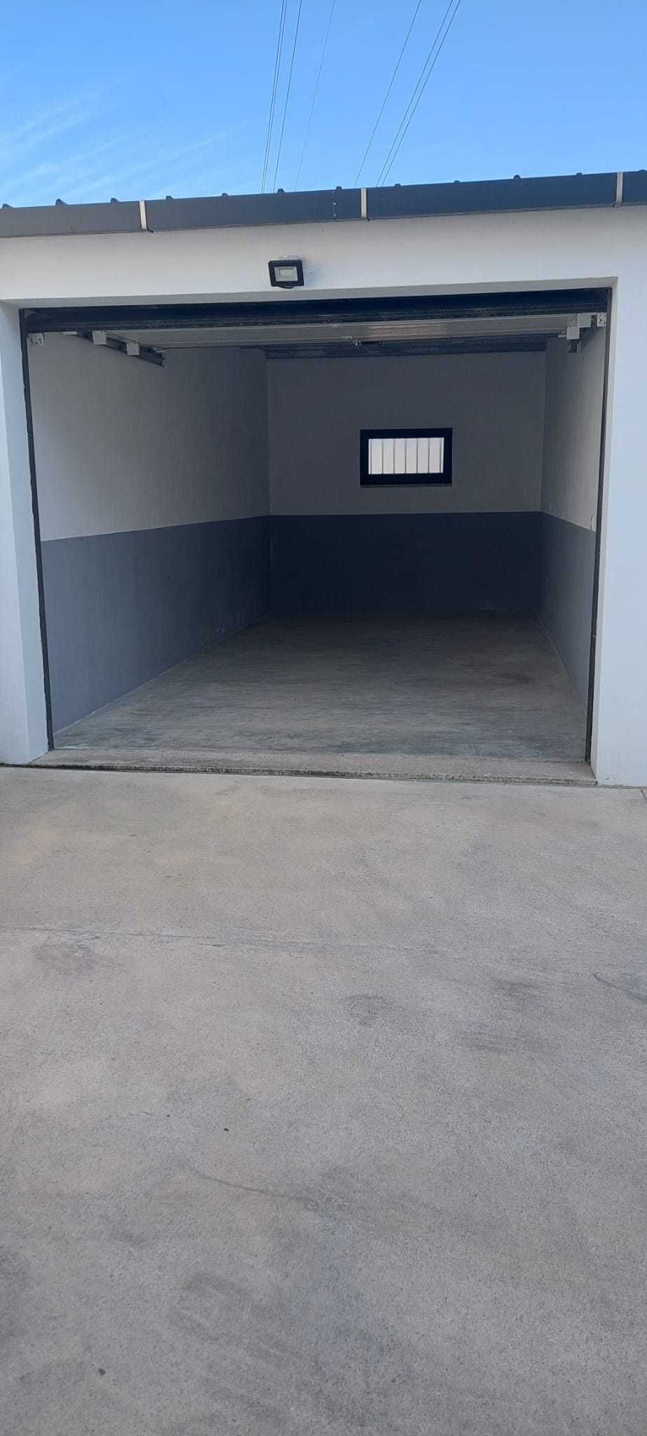 Garagem fechada | Baguim do Monte | 20m2