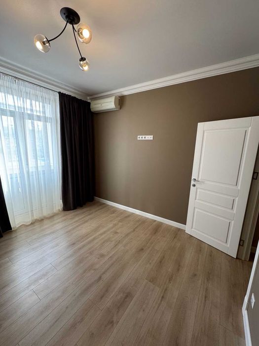 продам 2 кім  Поділ   вул.Верхній Вал 44