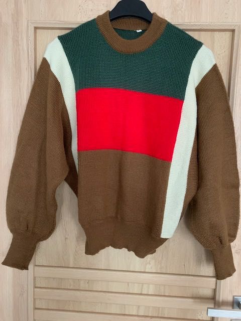 Okazja! Śliczny damski sweter.